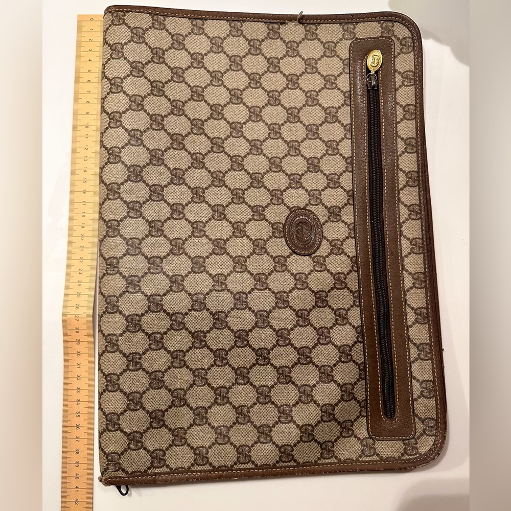 Authentic Early 90/ late 80s Gucci portfolio